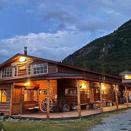 Hostel El Mosco Villa O'Higgins Zewnętrze zdjęcie